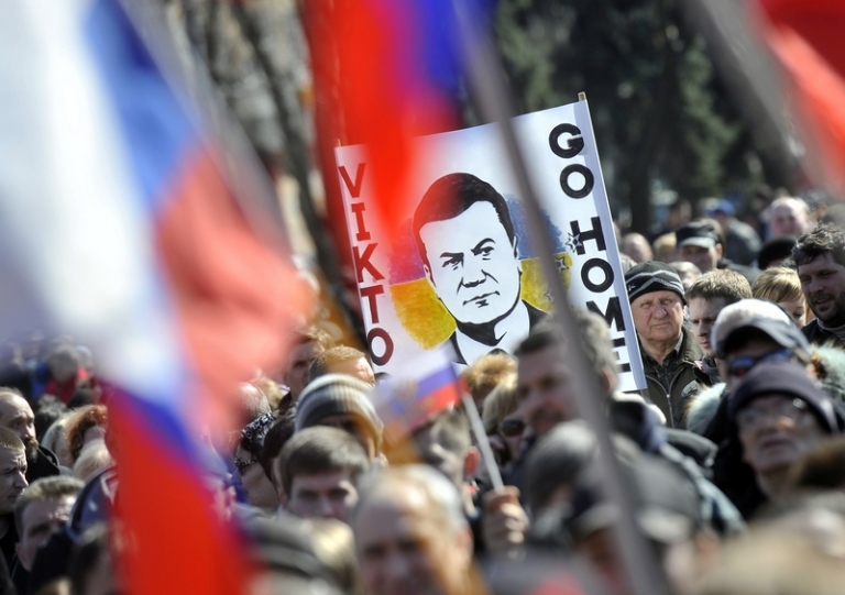 На фото: участники митинга в поддержку президента Украины Виктора Януковича на площади Ленина в Донецке, 2014 год.
