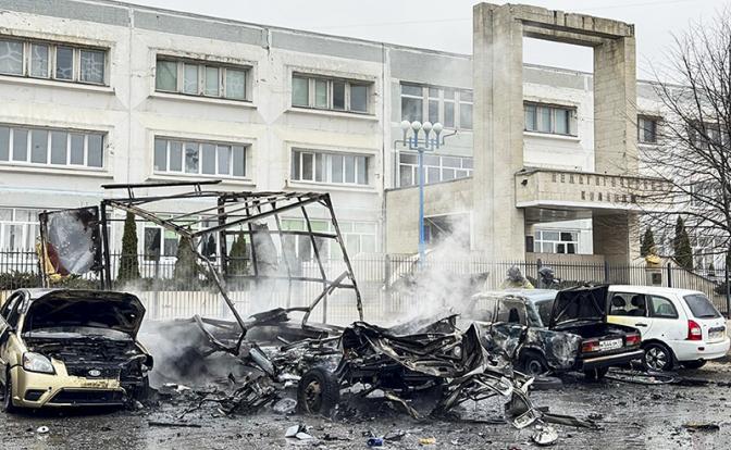 На фото: последствия обстрела Белгорода
