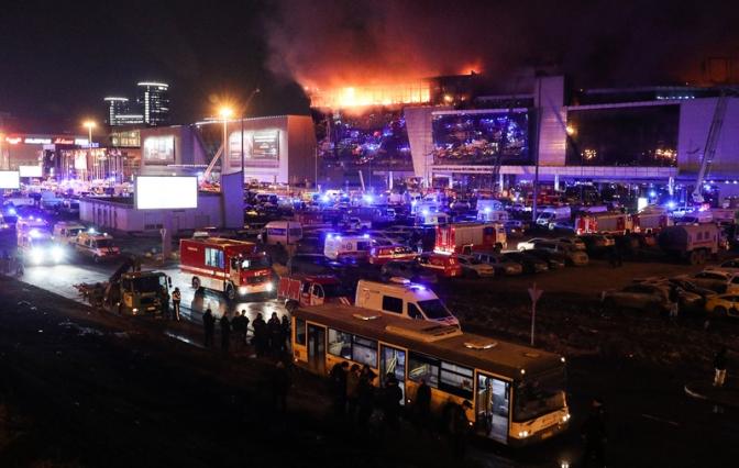 На фото: во время теракта в 'Крокус Сити Холле' в Красногорске, Московская область