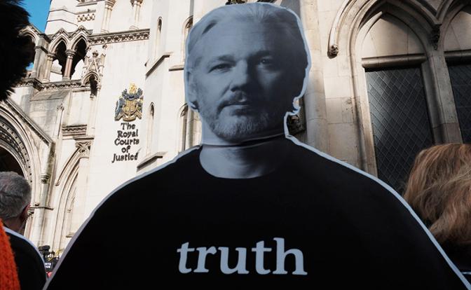 Суд Лондона вынес решение в пользу Джулиана Ассанжа