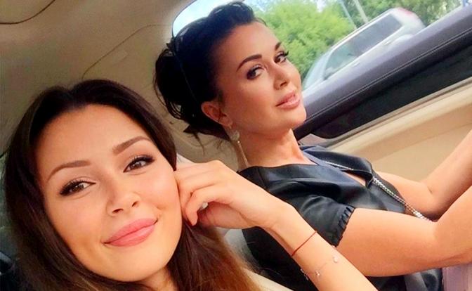 На фото: Анна Заворотнюк с мамой Анастасией