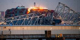 "Душераздирающий итог": Почему контейнеровоз снес двухкилометровый мост в Балтиморе и что мы знаем о корабле?