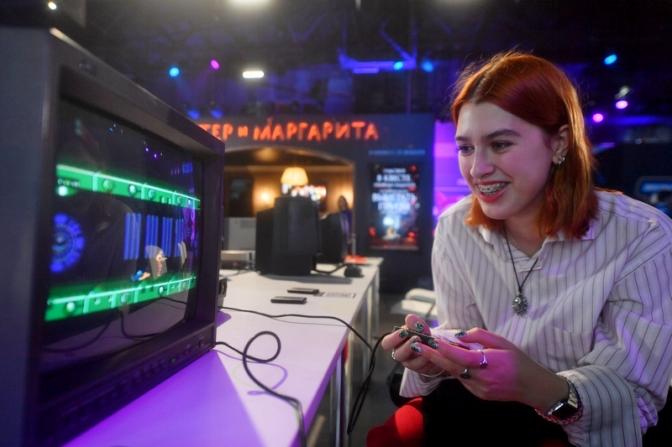 Эксперт оценил поручение Путина организовать производство игровых консолей в России