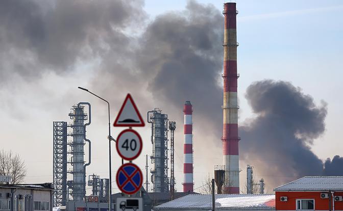 На фото: пожар на Рязанском нефтеперерабатывающем заводе