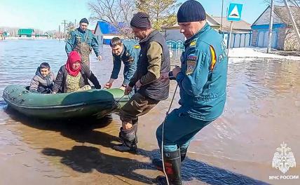 Половодье-2024: Власти плывут по течению, рядовые МЧС спасают людей