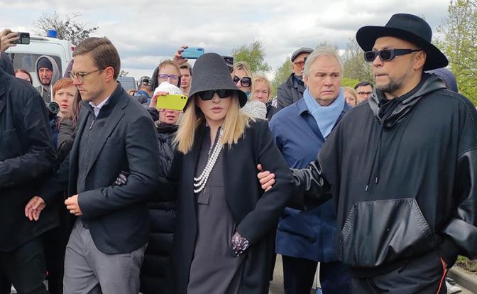 На фото: певица Алла Пугачева