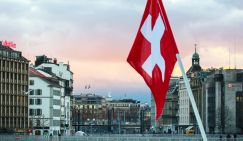 СМИ: Швейцария не станет помогать в поиске и конфискации замороженных активов РФ