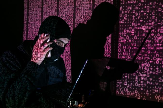 Россиянам рассказали о популярных у аферистов мошеннических схемах в праздничную пору