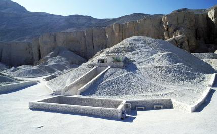 На фото: вид на гробницу Тутанхамона в Египете.