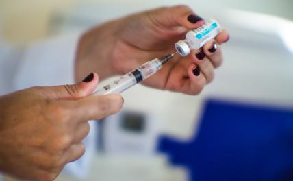 Telegraph: Вакцина от COVID компании AstraZeneca может вызвать тромбоз
