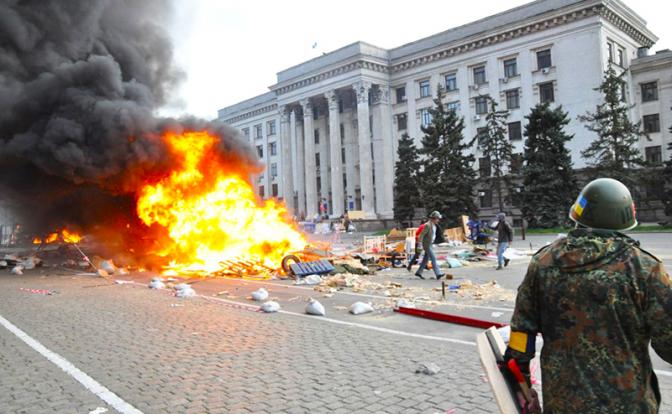 На фото: пожар в Доме профсоюзов в Одессе, 2014 год.