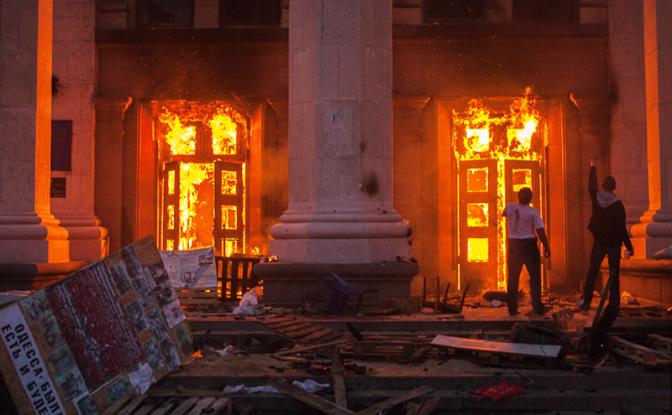 На фото: пожар в Доме профсоюзов в Одессе 2 мая 2014 года.