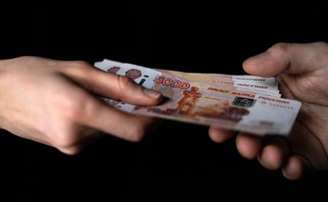 Все долги россиян перед банками кто-то выкупил. Даже Медведев не нашел этому объяснения