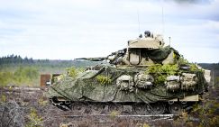 Пентагон: Зеленский так легко подставляет под удар Abrams и Bradley, будто делает их сам
