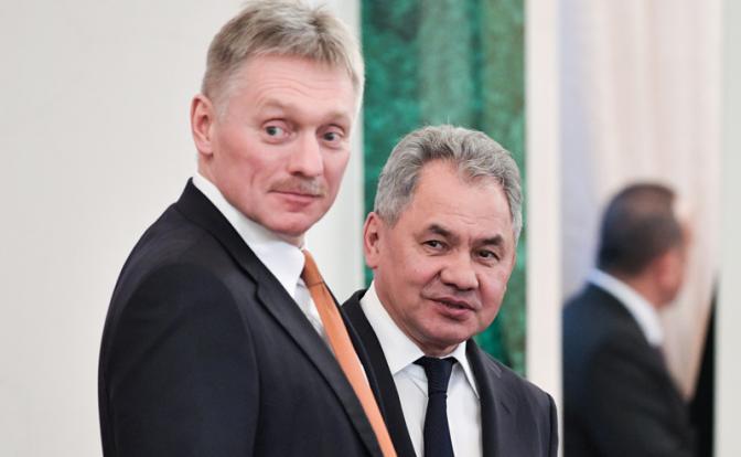 На фото: пресс-секретарь президента РФ Дмитрий Песков и бывший министр обороны РФ Сергей Шойгу