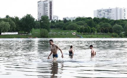 Россиянам напомнили об опасности купания в мае