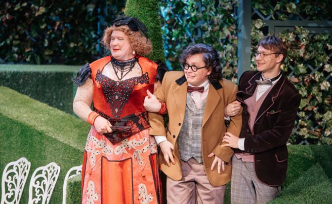 Театр на Трубной покажет «Тетку Чарлея», знакомую по фильму «Здравствуйте, я ваша тетя!»