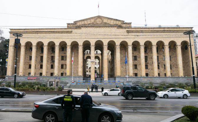 В парламент Грузии внесли законопроекты о запрете пропаганды ЛГБТ и смены пола