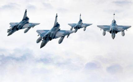 На фото: французские истребители Mirage 2000-5