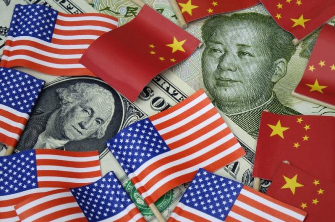 Новости курса валют: доллар и юань растут после шокирующего обвала