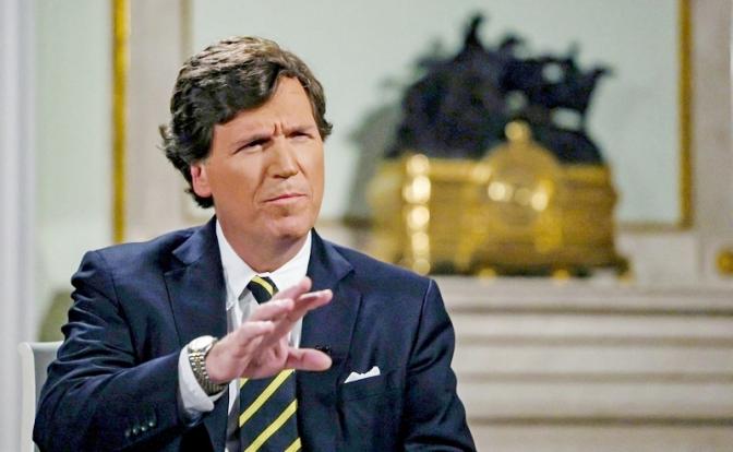 На фото: американский журналист Такер Карлсон.