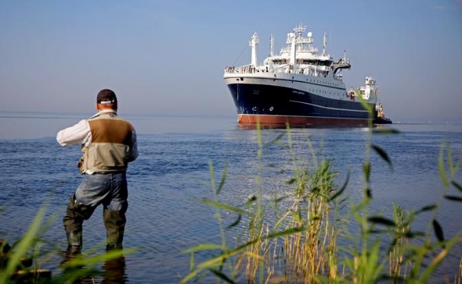 "Злые русские рыбаки заминировали Северное море". Британские СМИ забились в истерике
