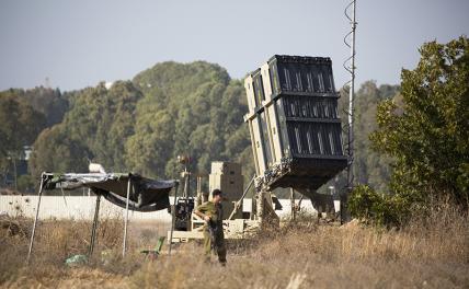 На фото: тактические системы противоракетной обороны "Железный купол" вблизи Тель-Авива