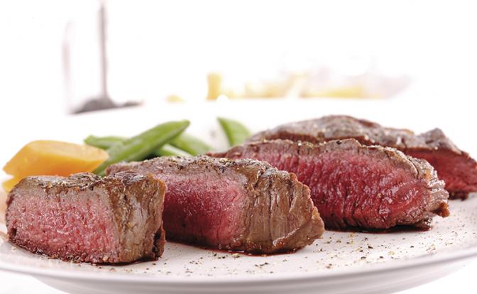 Озвучена опасность непрожаренного мяса