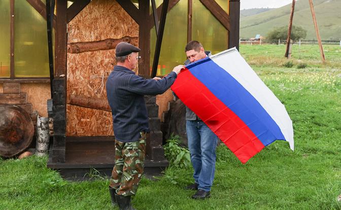 На фото: в поселке Тигирек, Алтайский край