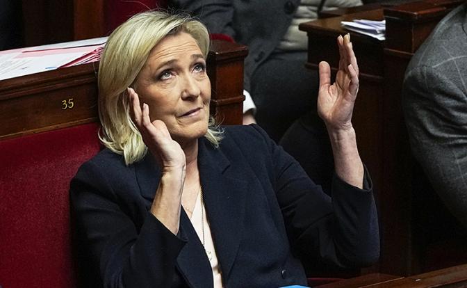 На фото: лидер партии "Национальное объединение" Марин Ле Пен