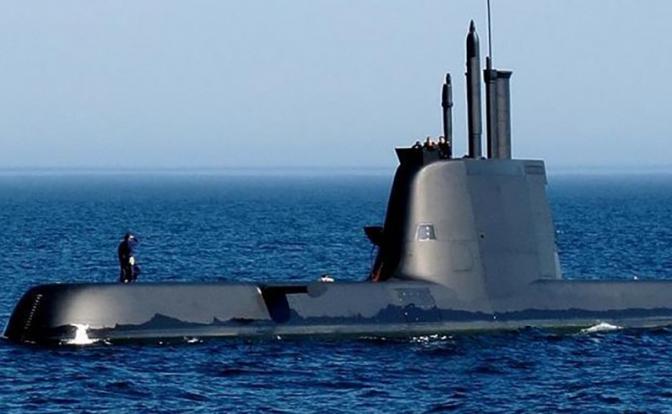 На фото: подводная лодка серии U-214 NRP Arpao (S161)