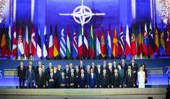 Саммит побежденных: НАТО накачивает Украину оружием, чтобы склонить Россию к переговорам на своих условиях