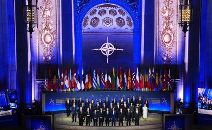 Лишь продлевают конфликт: Экономист Сакс прокомментировал итоги саммита НАТО