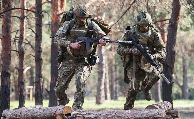 В Волчанске с врагом пора заканчивать: ВКС РФ резко нарастили число бомбовых ударов