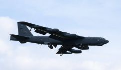 Над Кольским полуостровом чуть не сбили B-52, американские асы наделали в штаны