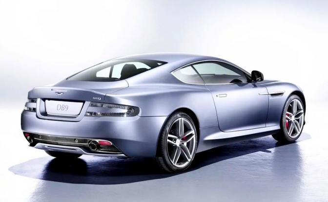 На фото: Aston Martin DB9 Coupe