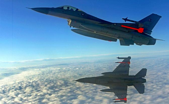 На фото: самолеты Lockheed Martin F-16 Fighting Falcon ВВС Дании