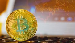 Биткойн ускорил снижение — уже 13%