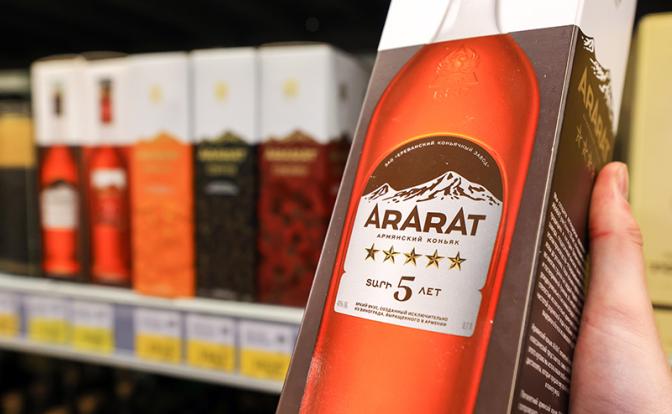 Армянский коньяк ждет трудная судьба бананов из Эквадора. Правда, бананы одумались, с коньяком история другая