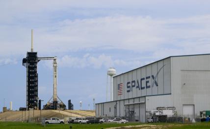 Компания SpaceX запустила в космос туристов