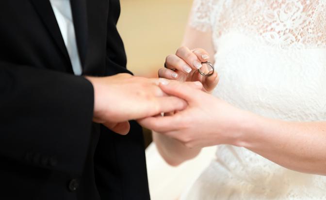 Дума одобрила поправки по борьбе с фиктивными браками между россиянами и иностранцами