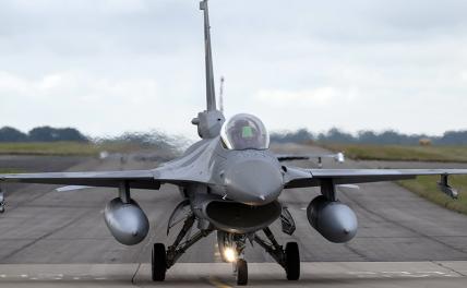 Ларри Джонсон: Для украинских F-16 "внезапно" нашли 30 профессиональных пилотов на другом краю света