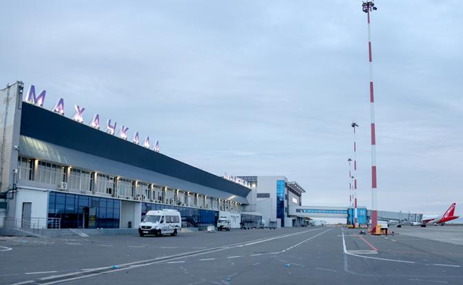 Аэропорт Махачкалы приостановил работу из-за беспилотника