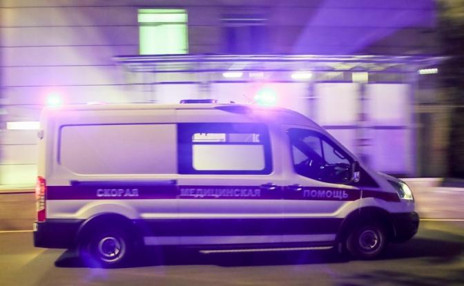 В Москве женщина сломала позвоночник, покидая квартиру любовника через окно
