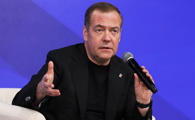 На фото: заместитель председателя Совета Безопасности РФ Дмитрий Медведев