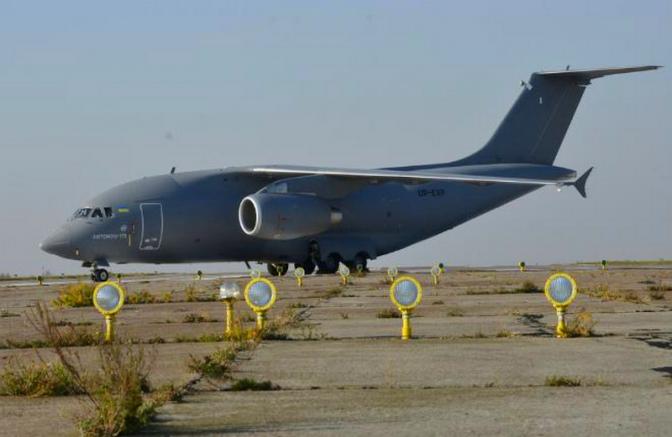 На фото: самолет Ан-178