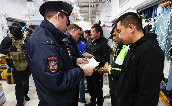 Михаил Пашкин: Чтобы с мигрантским бардаком покончить, начинать надо с тех, кто в погонах