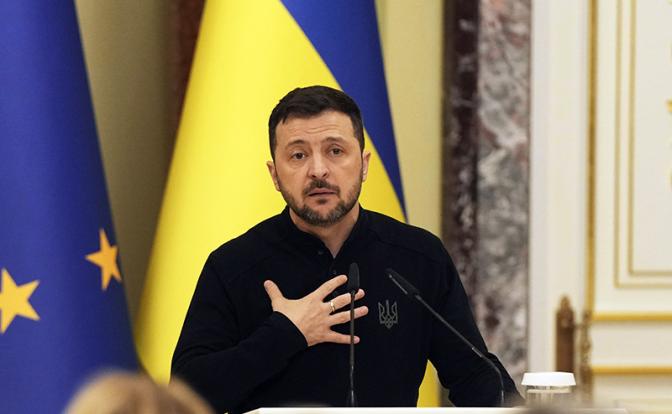 На фото: глава киевского режима Владимир Зеленский
