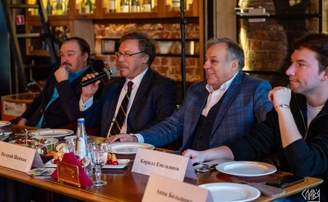 Загадка на сцене: Михаил Барщевский представит спектакль «Ведите следствие»