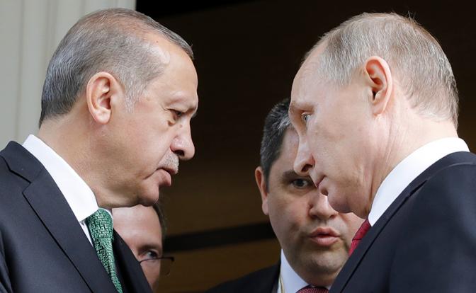 На фото: президент Турции Реджеп Тайип Эрдоган и президент России Владимир Путин (слева направо).